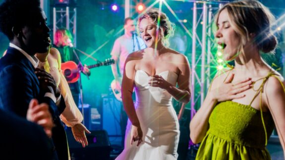 kari-bjorn-photography-mF-K6v-fIqg-unsplash kari-bjorn-photography-mF-K6v-fIqg-unsplash