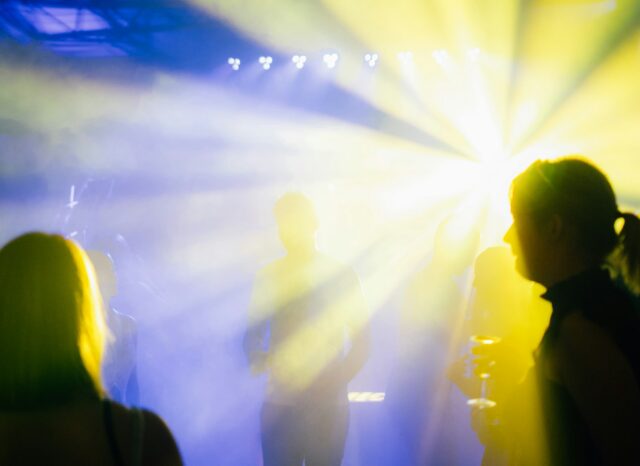 christian-lue-TIw6FiGGA7A-unsplash